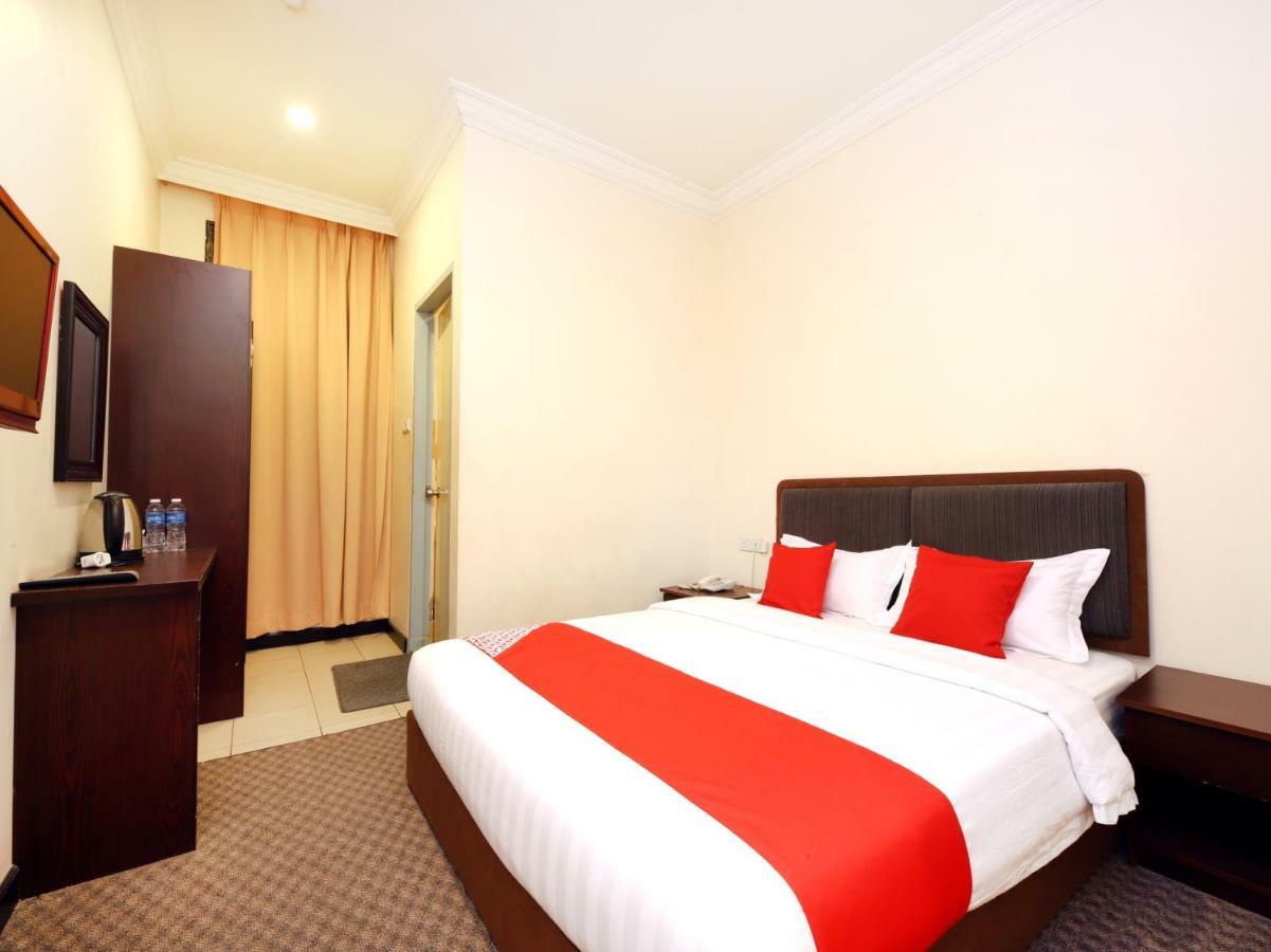 Oyo 750 Comfort Hotel Kota Kinabalu Exterior photo