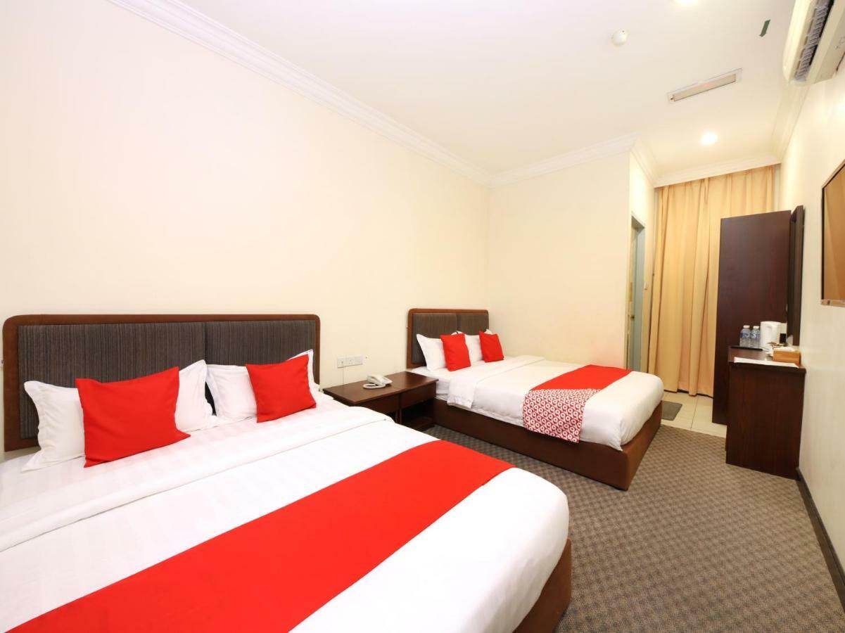 Oyo 750 Comfort Hotel Kota Kinabalu Exterior photo