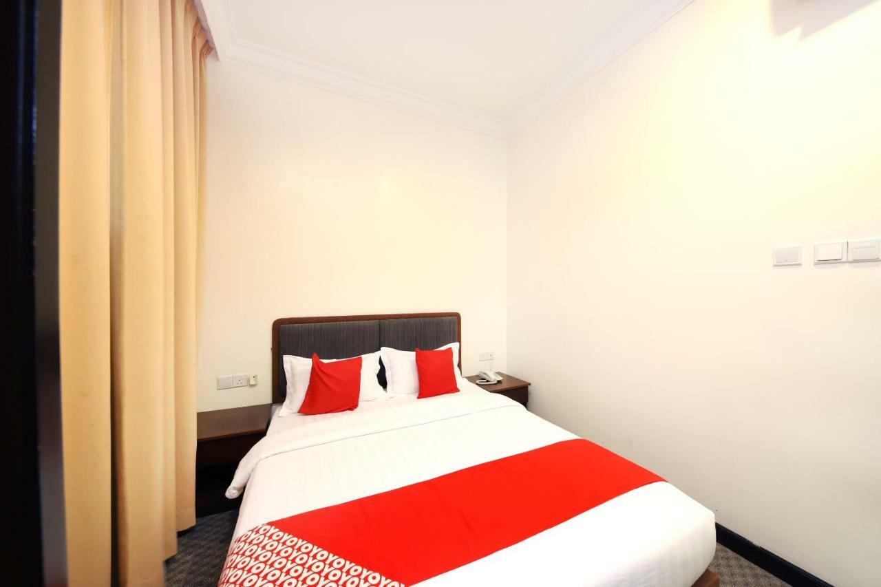 Oyo 750 Comfort Hotel Kota Kinabalu Exterior photo