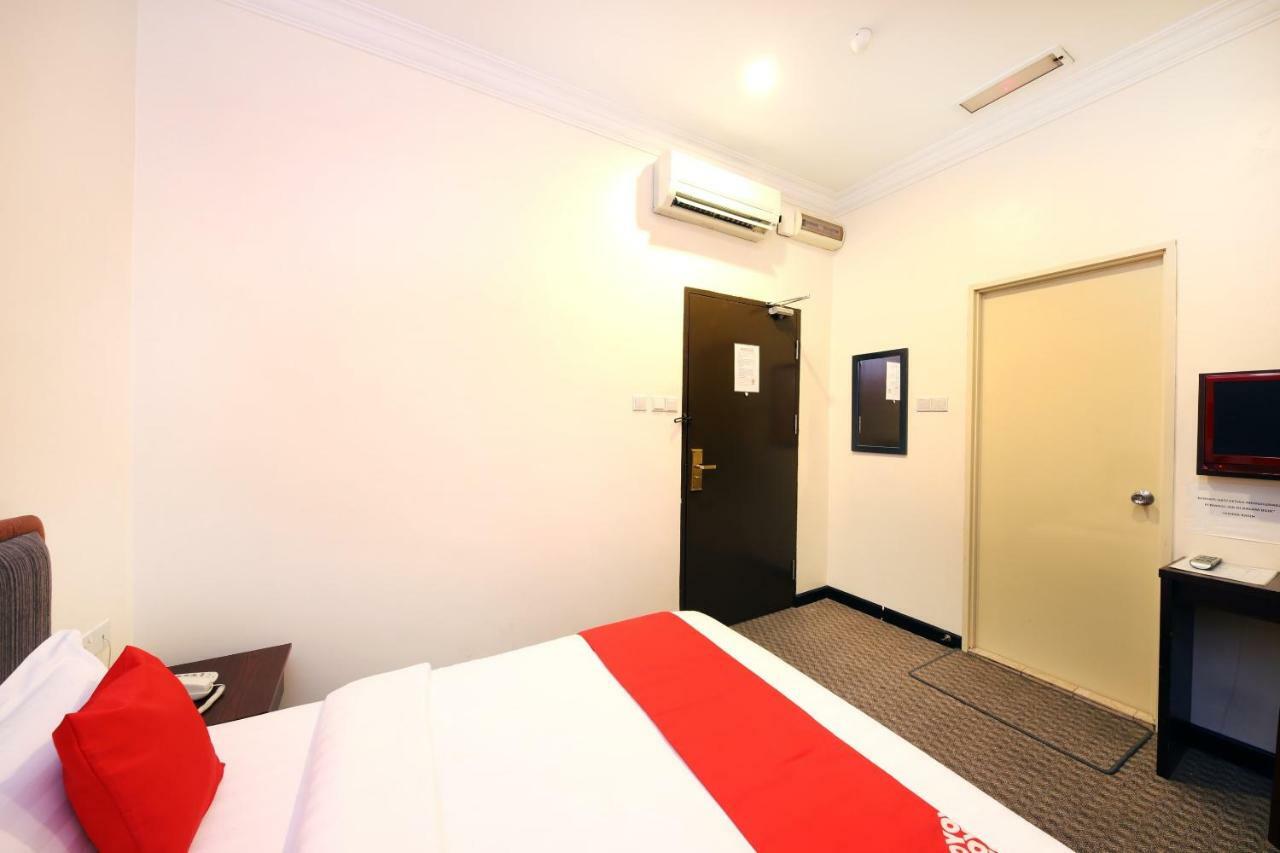 Oyo 750 Comfort Hotel Kota Kinabalu Exterior photo