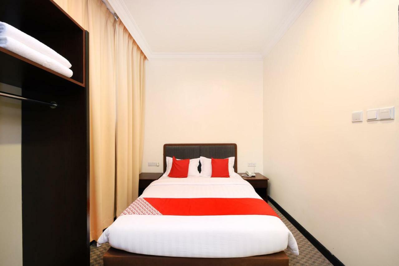 Oyo 750 Comfort Hotel Kota Kinabalu Exterior photo