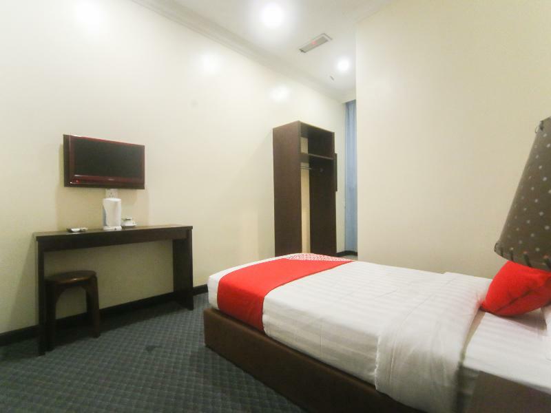 Oyo 750 Comfort Hotel Kota Kinabalu Exterior photo